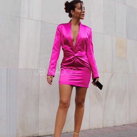 Zara Pink Satin Blazer Dress, deep v neckline & knotted waistband - Size Medium - Picture 11 of 11